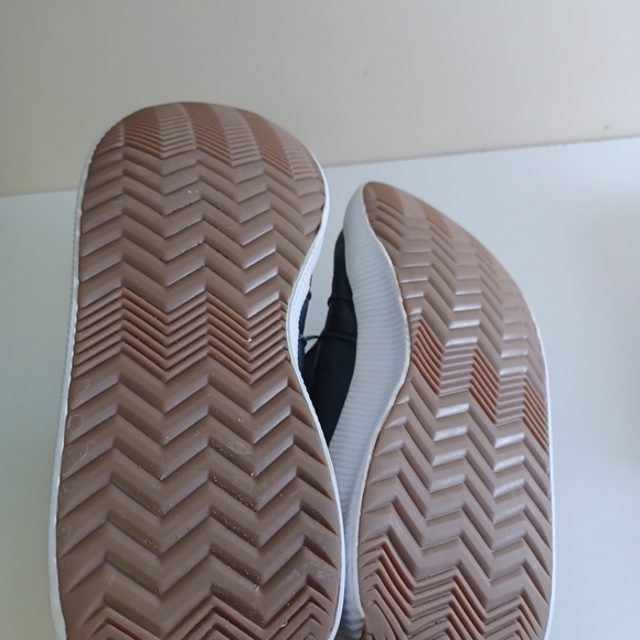 Sorel Black Women Leather Waterproof High Top Sneakers Size 8 Gorpcore Slip-on - Picture 7 of 8